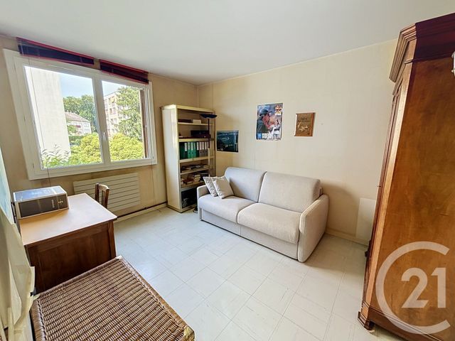 Appartement F4 à vendre - 4 pièces - 75.0 m2 - BIEVRES - 91 - ILE-DE-FRANCE - Century 21 La Verte Vallée