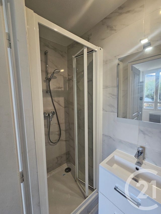 Appartement F1 à louer - 1 pièce - 25.77 m2 - BIEVRES - 91 - ILE-DE-FRANCE - Century 21 La Verte Vallée